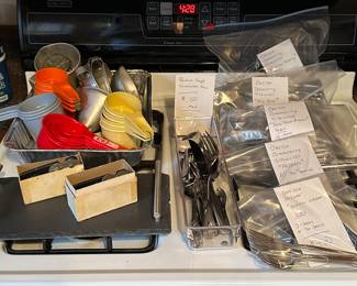 LOPTS of great flatware in various patterns! Oneida “Patrick Henry”, Oneida “My Rose”, Oneida “Twin Star Atomic”, Oneida “Heiress” and more! 