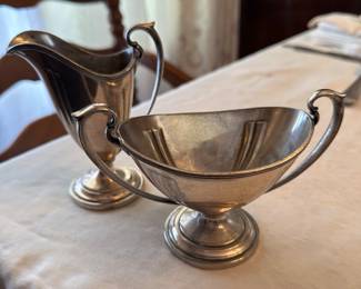 A beautiful Vintage Sugar and Creamer set! Silver plate. 
