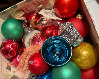 Got the keys to this beautiful Bay City home! This is my initial walk through. Starting to unpack, set up and display tomorrow! New photos added daily. 