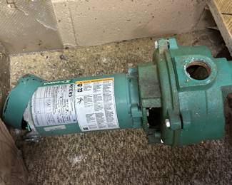 Last minute fantastic find holden on the garage! A Myers QP15-01, Self-Priming Centrifugal Pump, QP Series, 1-1/2 HP, 115/230 Volts, 1 Phase, 1-1/2" NPT Discharge, 1-1/2" NPT Suction, 85 GPM Max., 111 ft. Max. Head, 48 PSI Shut-Off Pressure, Engineered composite Impeller, Cast Iron Body!
