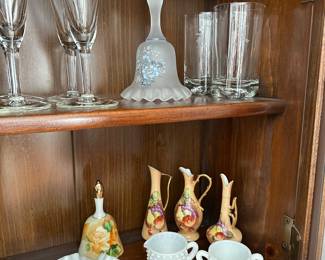 Beautiful pieces of Fenton and Lefton! 