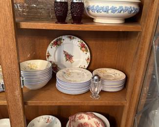 Got the keys to this beautiful Bay City home! This is my initial walk through. Starting to unpack, set up and display tomorrow! New photos added daily. 