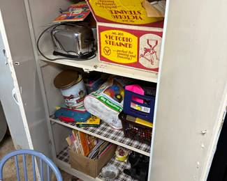 Got the keys to this beautiful Bay City home! This is my initial walk through. Starting to unpack, set up and display tomorrow! New photos added daily. 