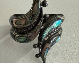 Vintage rare mother-of-pearl sterling silver bracelet made in Mexico! Beautiful estate costume jewelry! Mid century! Many Sterling pieces. Some gold. All in great condition! Necklaces, bracelets, rings and more! 