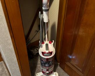 Got the keys to this beautiful Bay City home! This is my initial walk through. Starting to unpack, set up and display tomorrow! New photos added daily. 