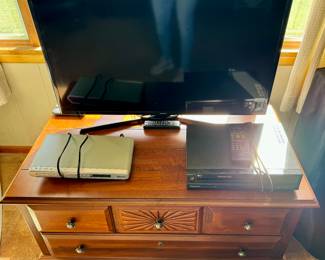 Tv, vcr, wooden chest