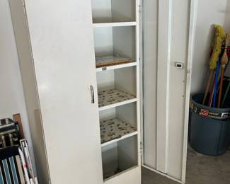 Metal storage locker from the 70's $30.