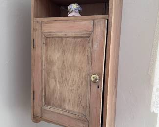 Wall cabinet 