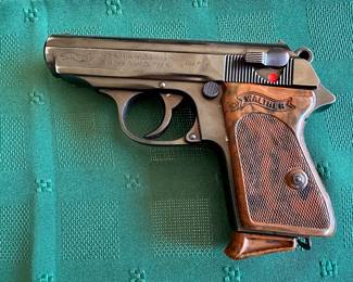 1934-35 PPK
Early manufactured PPK in excellent condition. High polished finish. Perfect original grips. 