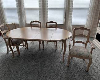 Dining a room Table and Chairs
Round table converts into oblong table