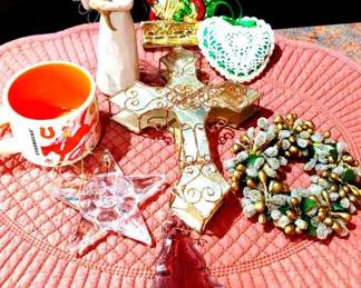 Select Unique Teee Ornaments