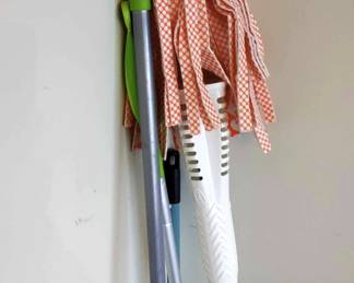 CleanCleaning Supplies