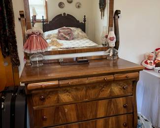 Tiger wood dresser with mirror. great condition.