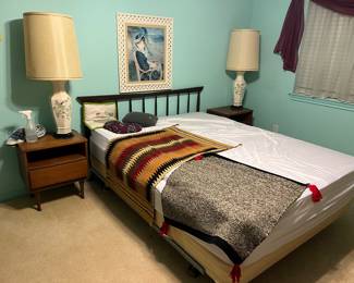 full size bed/headboard