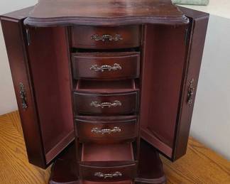 Lovely Floral Bedroom Ensemble