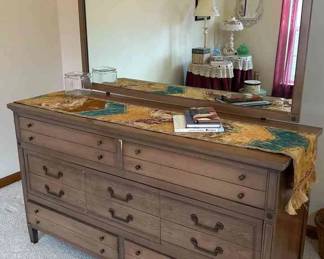 Master Dresser w Mirror