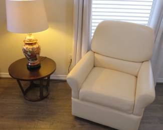 Lane Rhythm side table, white leather chair