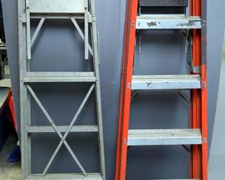 Louisville 5ft Fiberglass Step Ladder And Unbranded 5ft Aluminium Step Ladder