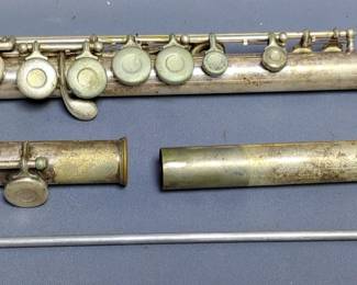 Vintage W. T. Armstrong Flute With Case