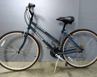 Ladies 27" Trek Sport 700 21-Speed Road Bike