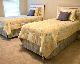 Set of Twin Beds 