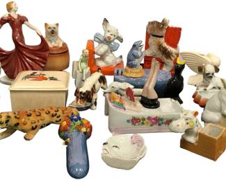 COLLECTION JAPANESE PORCELAIN FIGURINES & ASHTRAYS