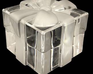TIFFANY & CO. GIFT BOX PAPERWEIGHT
