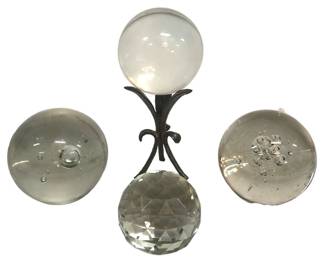 COLLECTION CRYSTAL BALL PAPERWEIGHTS & METAL STAND