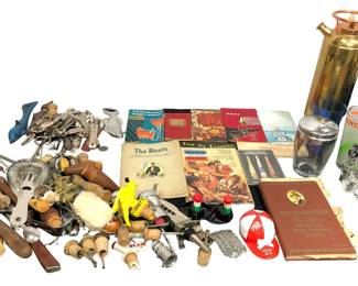 LARGE COLLECTION OF VINTAGE BARWARE & ACCESSORIES