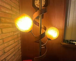 Amazing mid-century modern tension floor-to-ceiling double lamp with goldenrod spun fiberglass shades… On a triple switch so it operates as 1, 2, or 1 & 2! Fantastic condition.