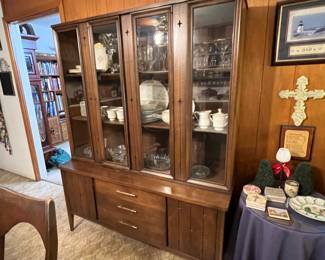 Broyhill Saga mid century modern solid walnut China hutch credenza
