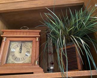 Clock & decor