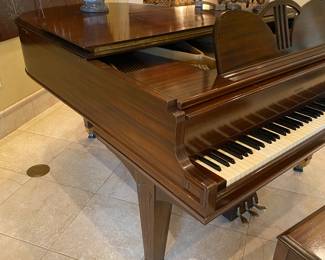 Grand piano - excellent condition
