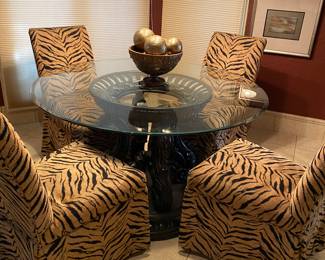 Full dining set with table and 4 chairs