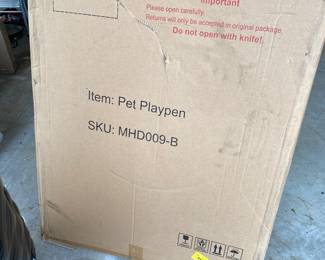 Garage - pet playpen - new in box