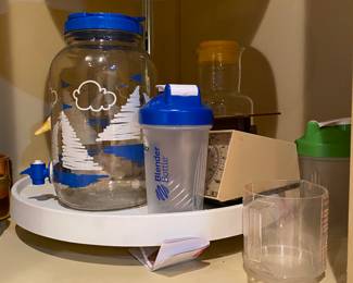 Miscellaneous on lazy susan