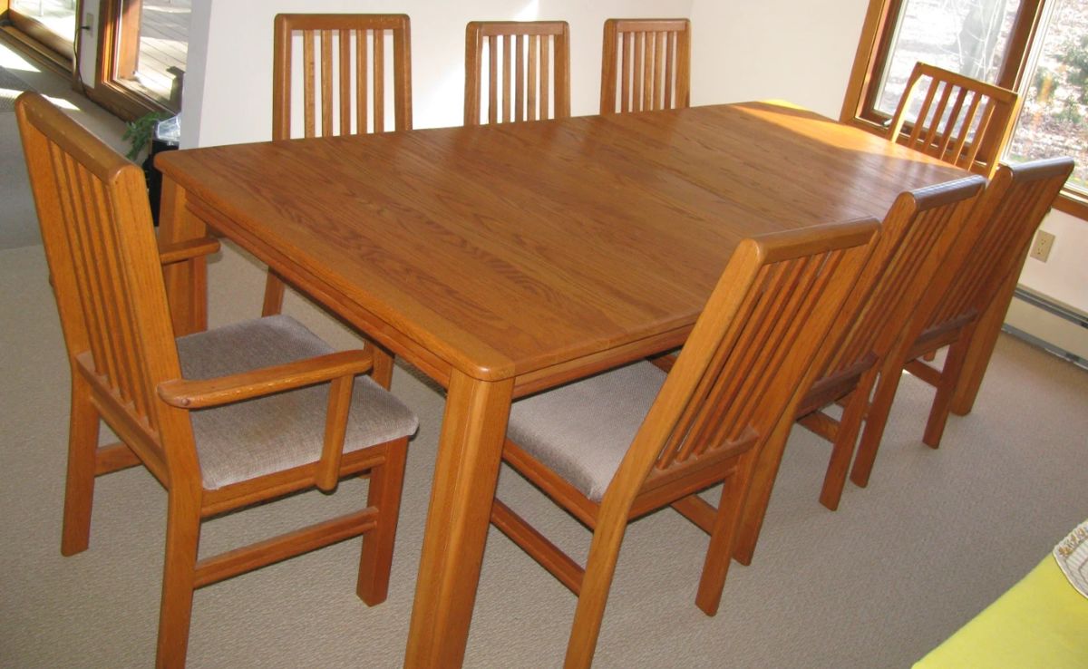 Dining table with the leaves in.