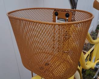 BEAUTIFUL PRACTICALLY BRAND NEW HUFFY "NEL LUSSO" BICYCLE W/ BASKET, CUP/PHONE HOLDER, & BACK RACK