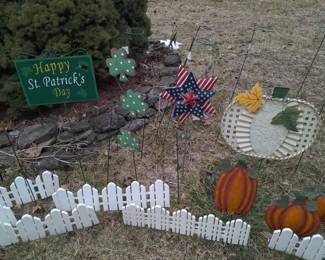 Assorted Outdoor Yard Signs & Decor ($10 OR LESS!)