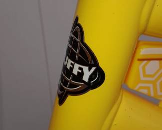 BEAUTIFUL PRACTICALLY BRAND NEW HUFFY "NEL LUSSO" BICYCLE W/ BASKET, CUP/PHONE HOLDER, & BACK RACK