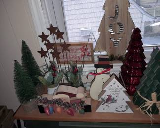TONS Of Christmas Decor.....ALL $5 OR LESS! 