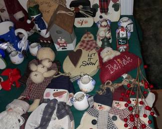 TONS Of Christmas Decor.....ALL $5 OR LESS! 