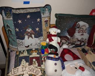 TONS Of Christmas Decor.....ALL $5 OR LESS! 