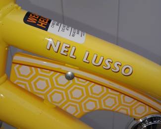 BEAUTIFUL PRACTICALLY BRAND NEW HUFFY "NEL LUSSO" BICYCLE W/ BASKET, CUP/PHONE HOLDER, & BACK RACK