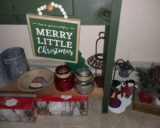 TONS Of Christmas Decor.....ALL $5 OR LESS! 