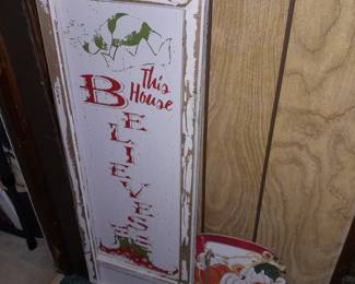 TONS Of Christmas Decor.....ALL $5 OR LESS! 