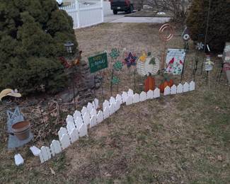 Assorted Outdoor Yard Signs & Decor ($10 OR LESS!)