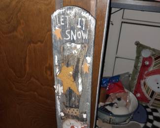 TONS Of Christmas Decor.....ALL $5 OR LESS! 