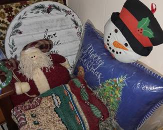 TONS Of Christmas Decor.....ALL $5 OR LESS! 