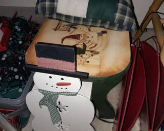 TONS Of Christmas Decor.....ALL $5 OR LESS! 